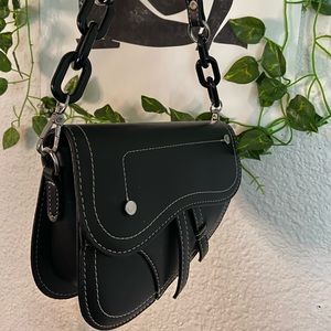 Minimalist Flap Saddle Bag w/ Crossbody Strap🖤